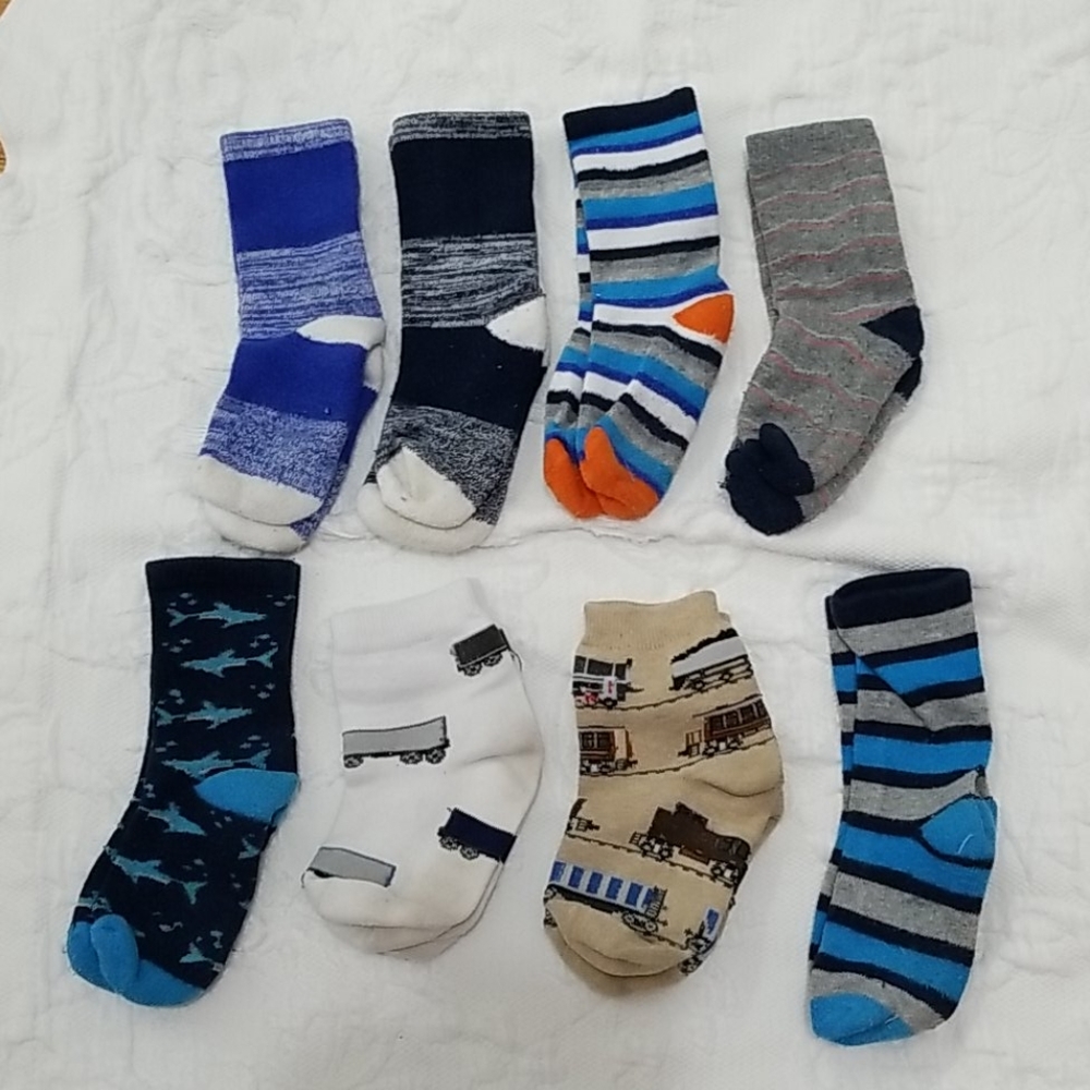 *FINAL* 8 pair boys socks